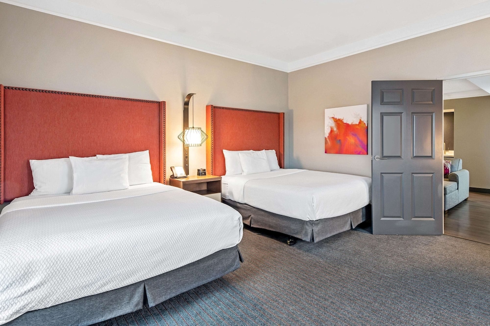La Quinta Inn & Suites by Wyndham San Francisco Airport N