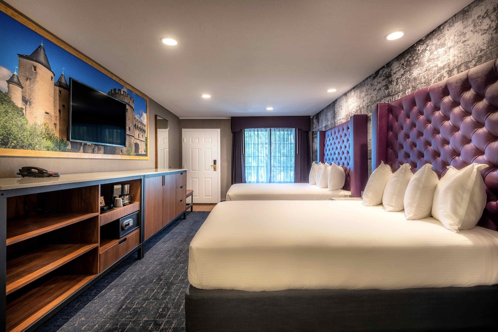 Anaheim Camelot Inn & Suites