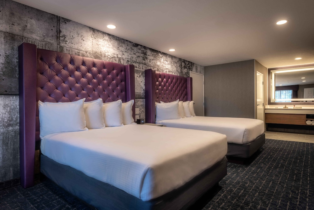 Anaheim Camelot Inn & Suites