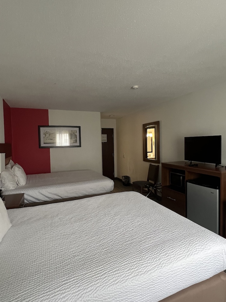 Ramada by Wyndham Effingham