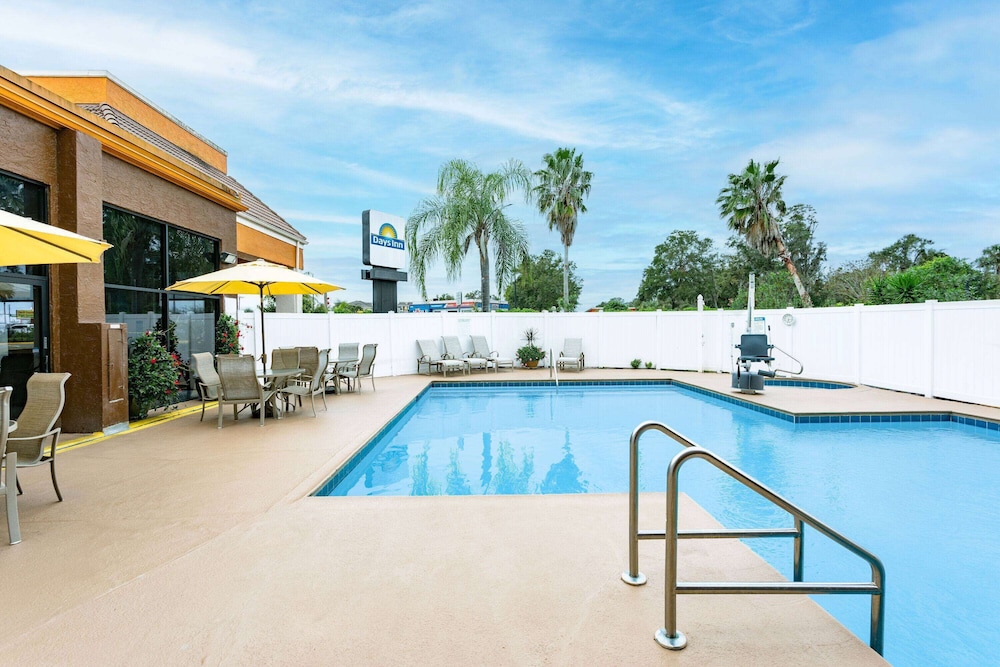 Days Inn by Wyndham N Orlando/Casselberry