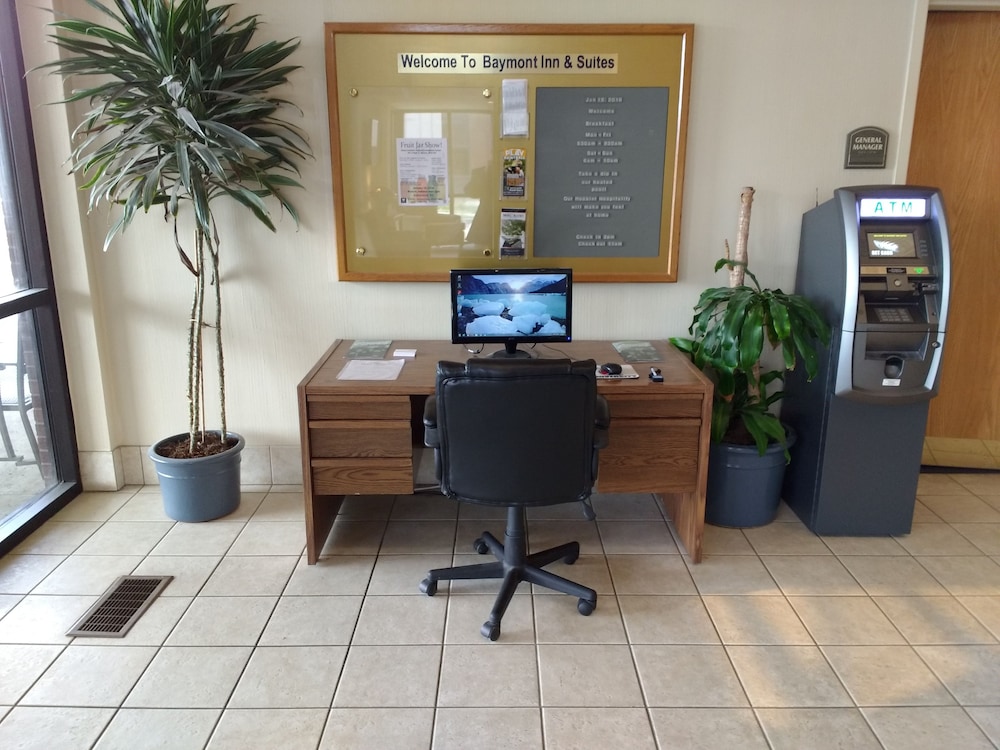 Baymont by Wyndham Muncie Near Ball State University