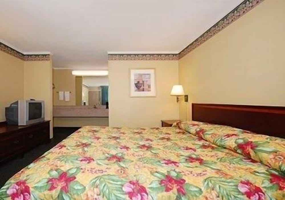 Econo Lodge and Conference Center