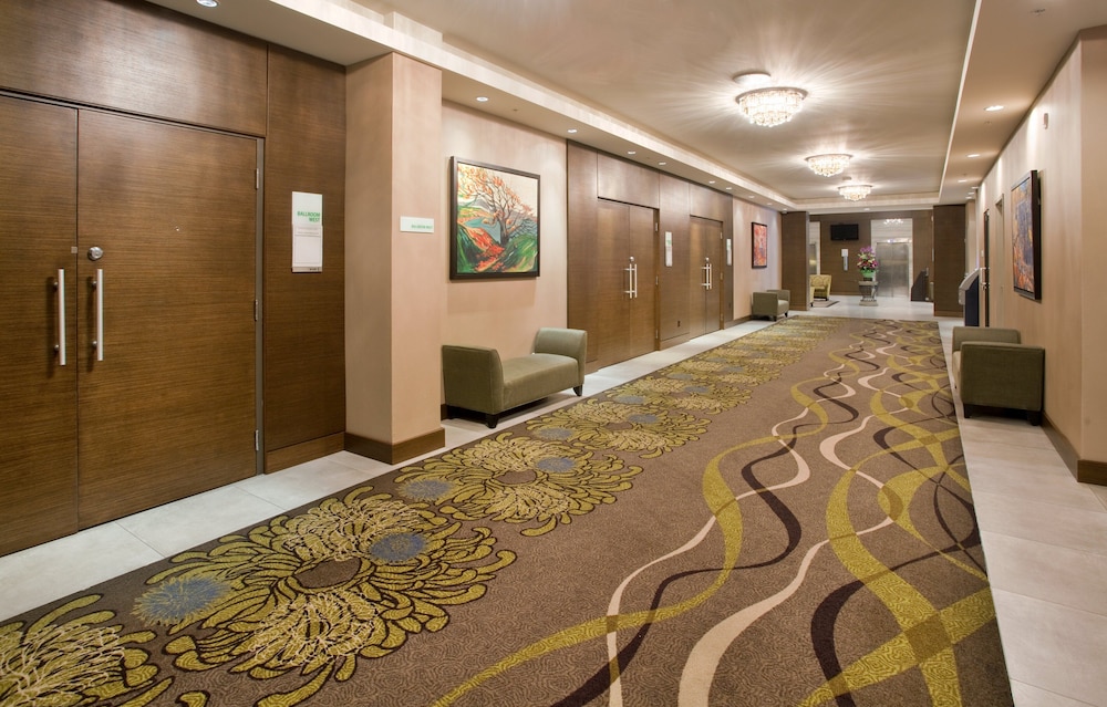 Holiday Inn Vancouver Centre by IHG photo 3