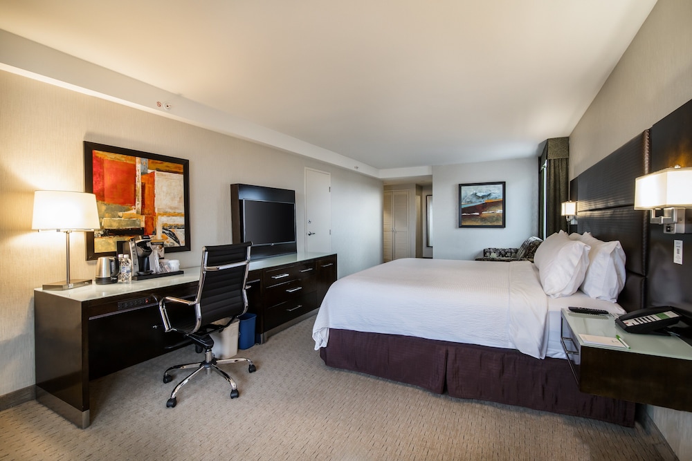 Holiday Inn Vancouver Centre by IHG
