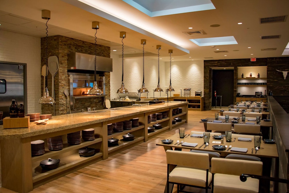 DoubleTree by Hilton Hotel Wichita Airport