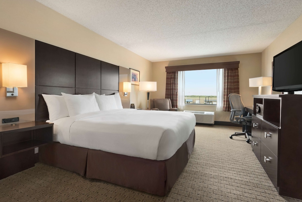DoubleTree by Hilton Wichita Airport photo 5