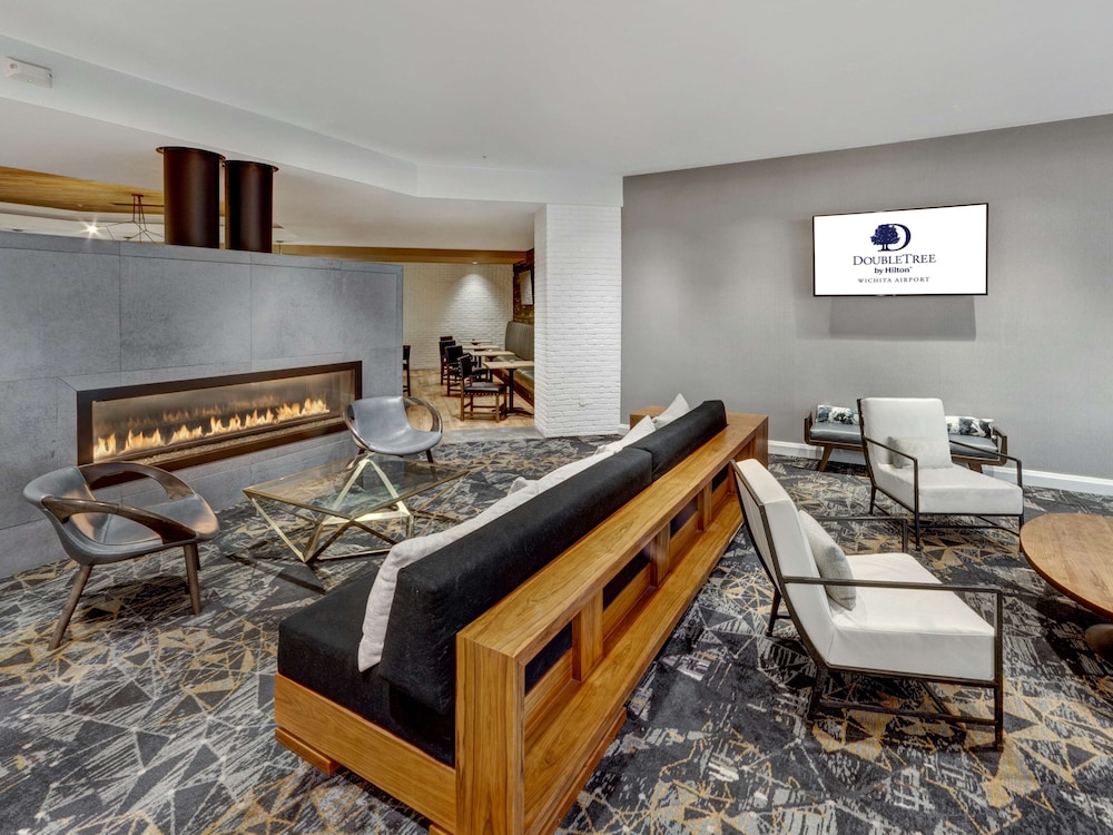 DoubleTree by Hilton Hotel Wichita Airport