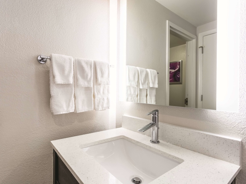 La Quinta Inn & Suites by Wyndham Columbia / Fort Meade