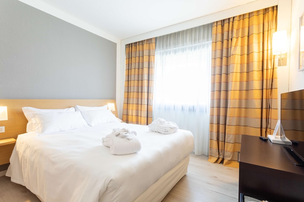 Living Place Hotel