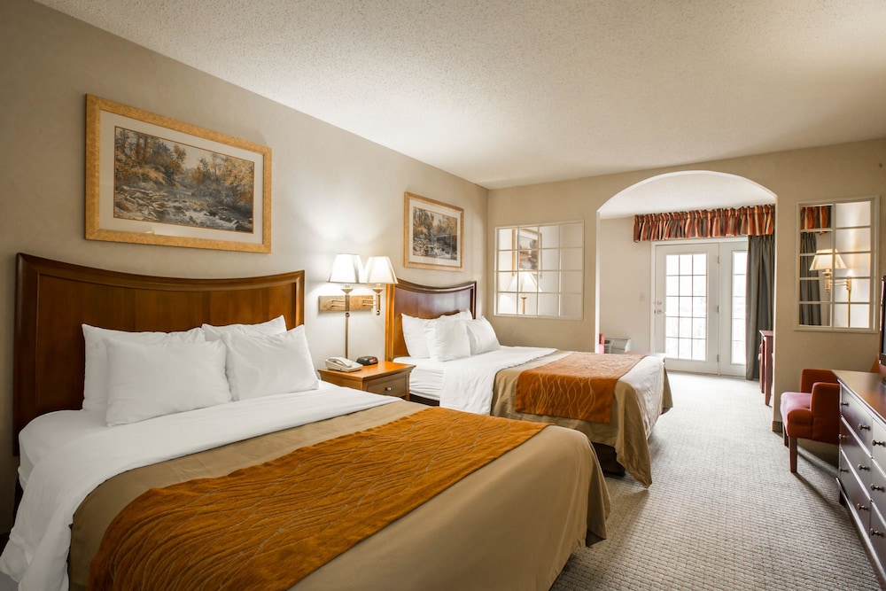 Rodeway Inn & Suites Cherokee On the River