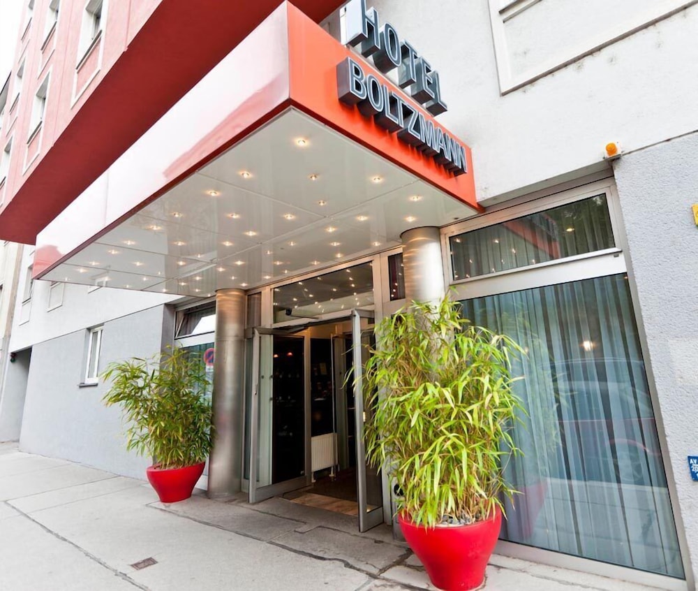 Boltzmann Hotel