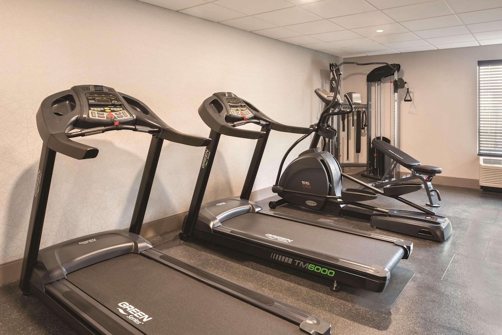 Country Inn & Suites by Radisson, La Crosse, WI