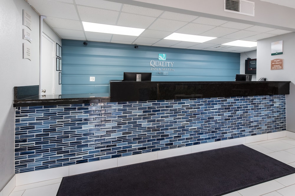 Quality Inn & Suites Cincinnati Uptown Norwood