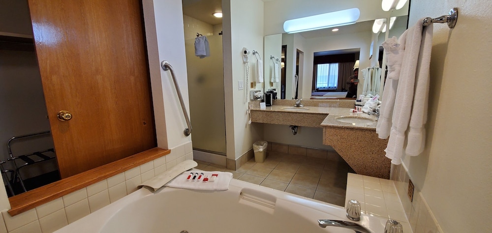 Baymont by Wyndham Seattle/Kirkland WA