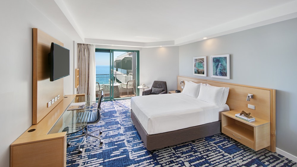 Crowne Plaza Sydney Coogee Beach by IHG