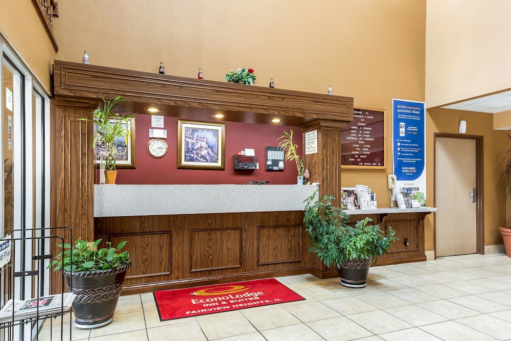 Econo Lodge Inn & Suites Fairview Heights - St. Louis