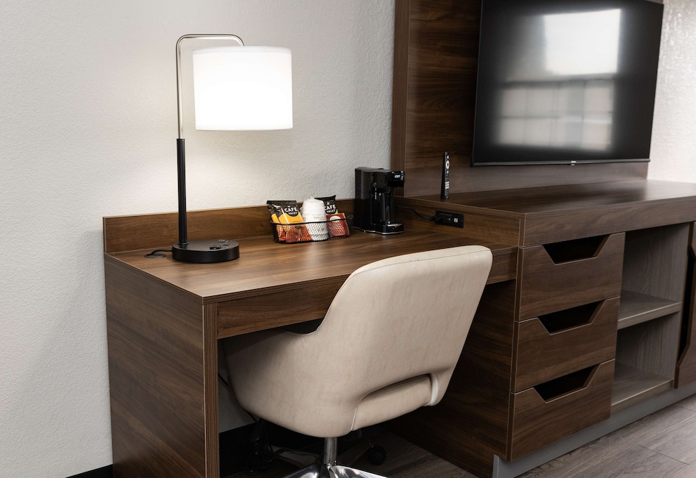 Bhagat Hotels Stone Mountain Atlanta BW Signature Collection
