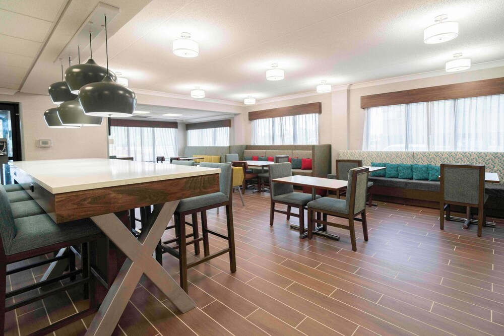 Hampton Inn St. Louis/Westport