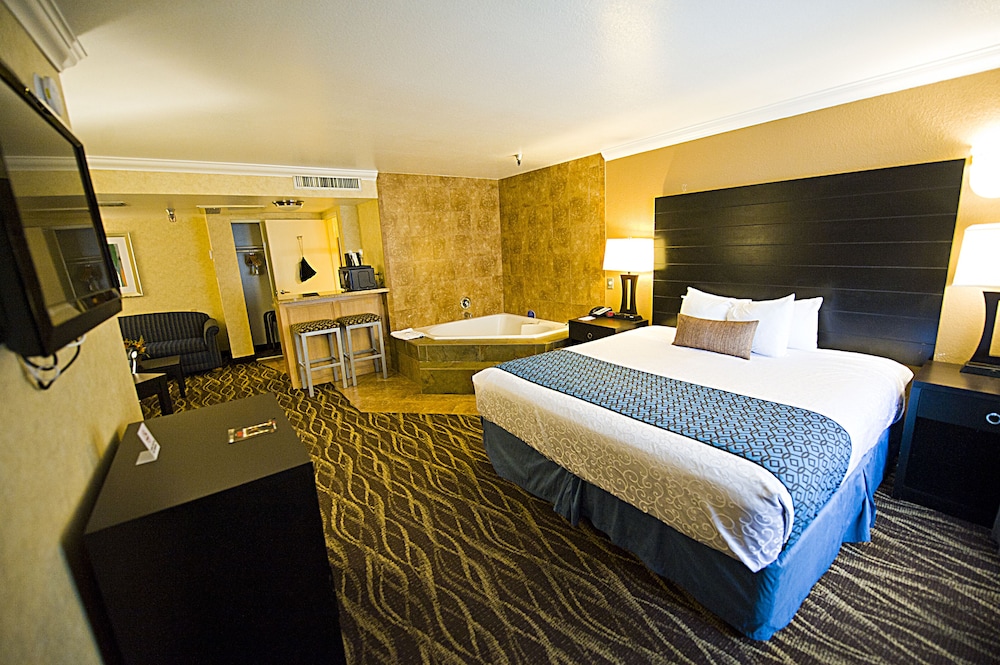 Hotel d’Lins Ontario Airport photo 2