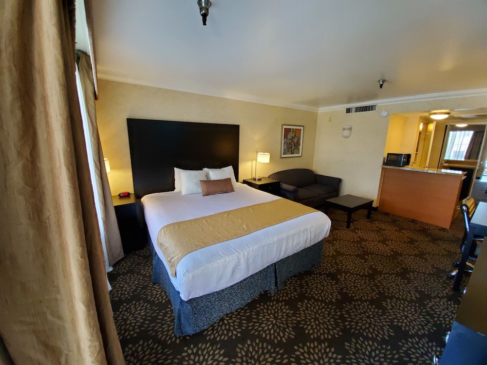 Hotel d’Lins Ontario Airport photo 3