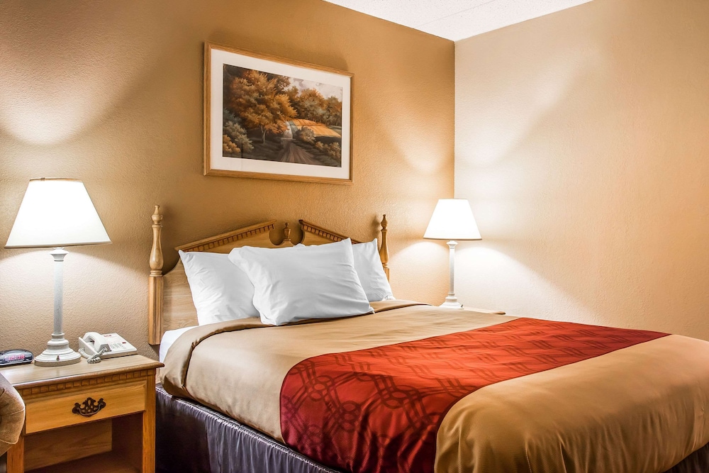 Econo Lodge Inn & Suites Huntsville University Area