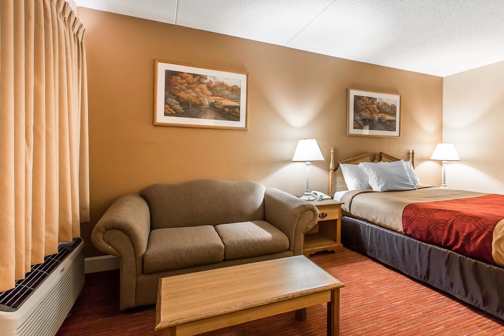 Econo Lodge Inn & Suites Huntsville University Area