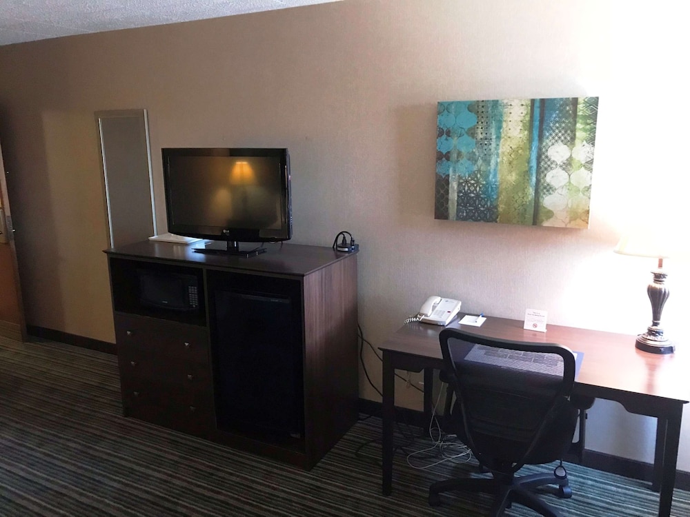 Best Western Woodhaven Inn