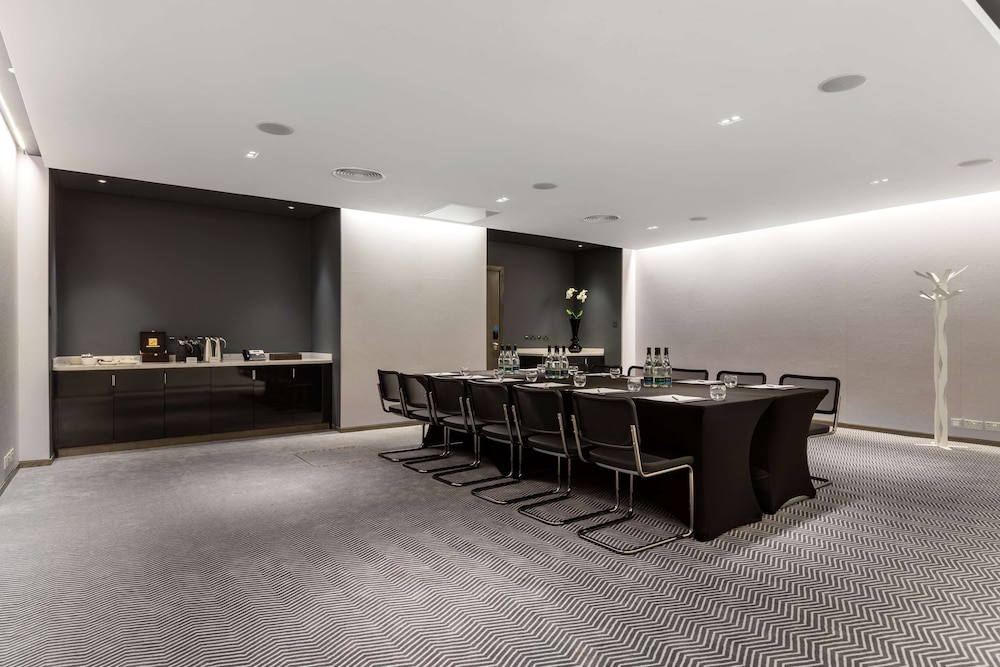Radisson Blu Hotel, London Mercer Street — photo 4