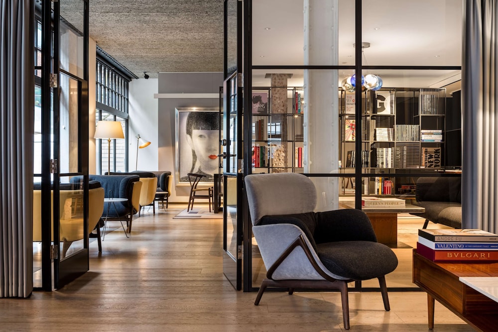 Radisson Blu Hotel, London Mercer Street — photo 2