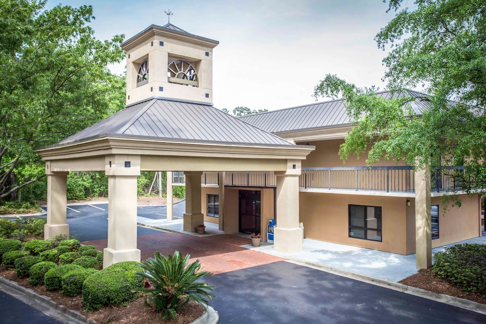 Clarion Inn & Suites Aiken South