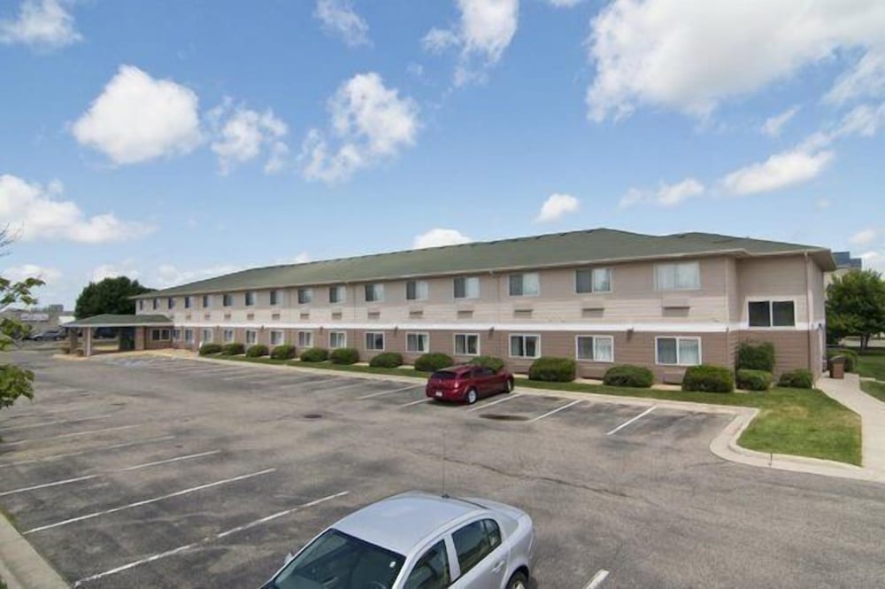Quality Inn & Suites Mankato East