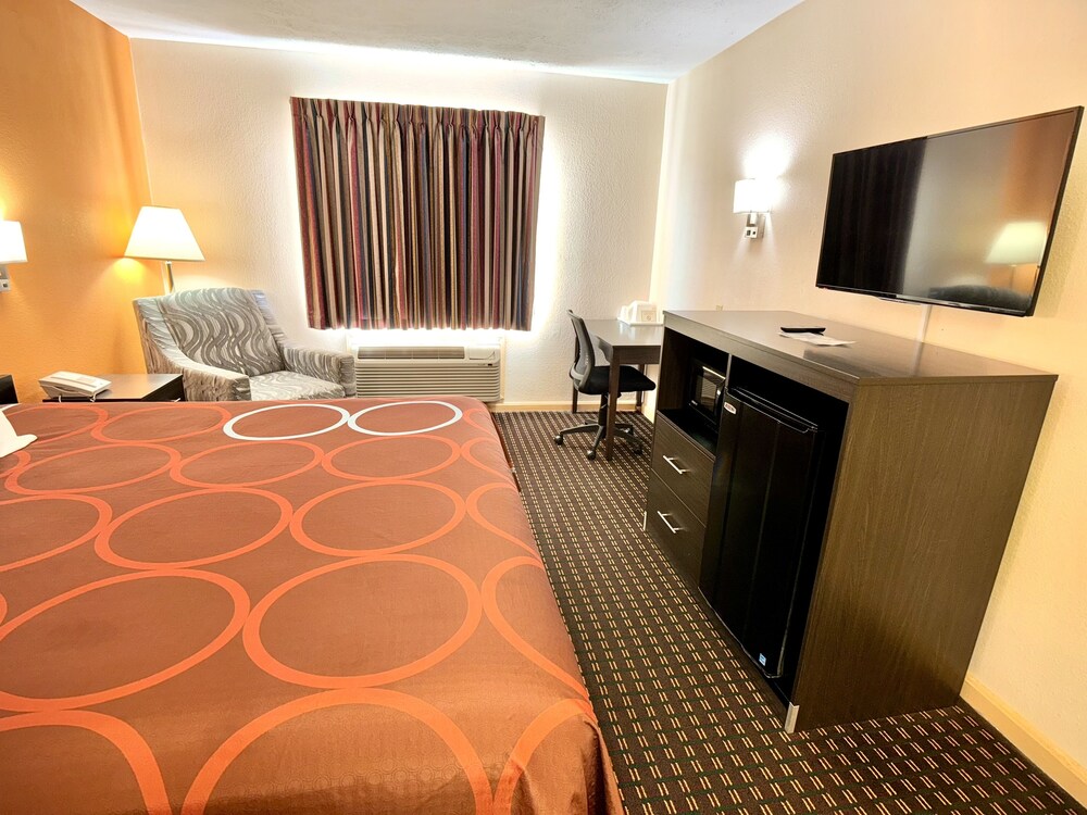 Super 8 by Wyndham Hillsville