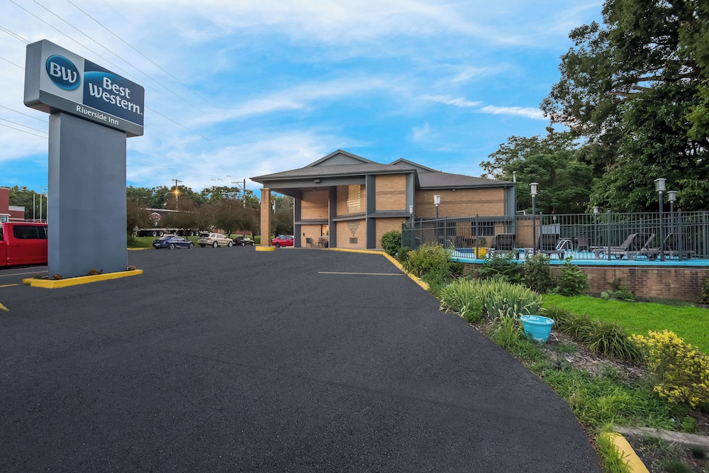 Best Western Riverside Inn