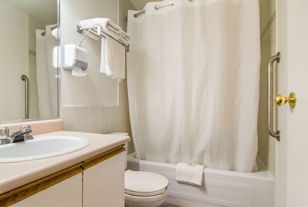 Motel 6 Surrey, BC