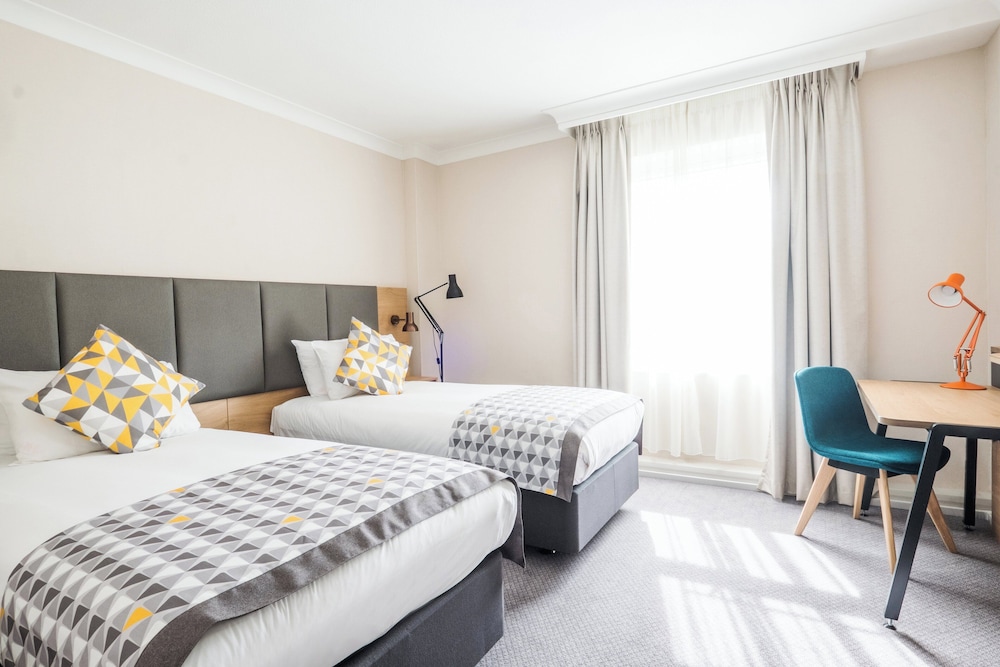 Holiday Inn Farnborough By IHG