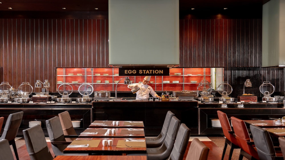 Holiday Inn Bangkok Silom by IHG — photo 2