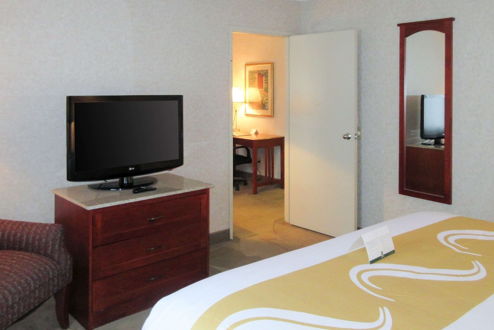 Quality Inn & Suites Albuquerque Midtown - University Area
