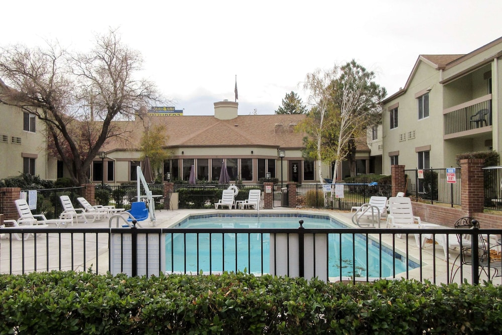 Quality Inn & Suites Albuquerque Midtown - University Area