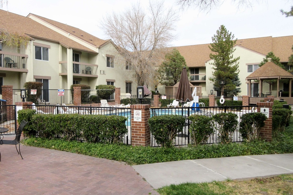 Quality Inn & Suites Albuquerque Midtown - University Area