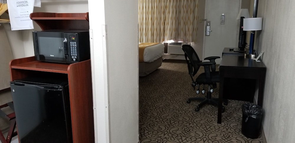Days Inn & Suites by Wyndham Trinidad