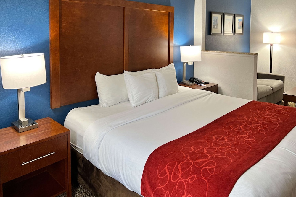 Comfort Suites Louisville East