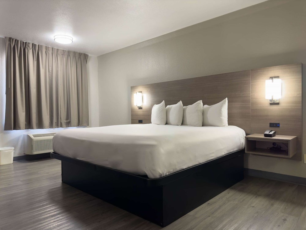 Americas Best Value Inn Austin University