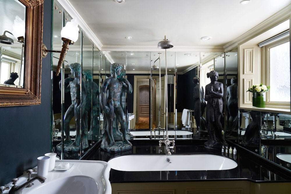 The Gore London – Starhotels Collezione