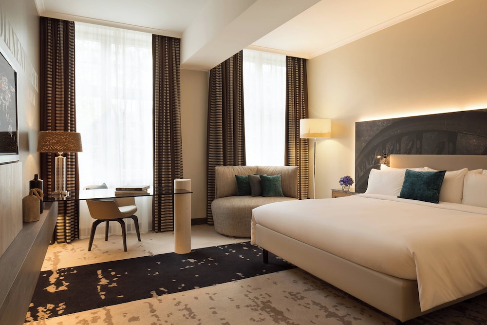 Renaissance Hamburg Hotel photo 3