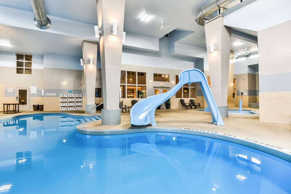 Comfort Inn & Suites Ambassador Bridge