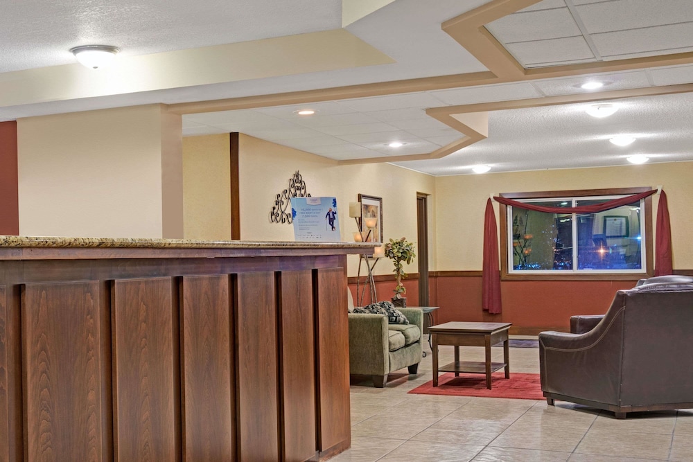 Super 8 by Wyndham Monticello