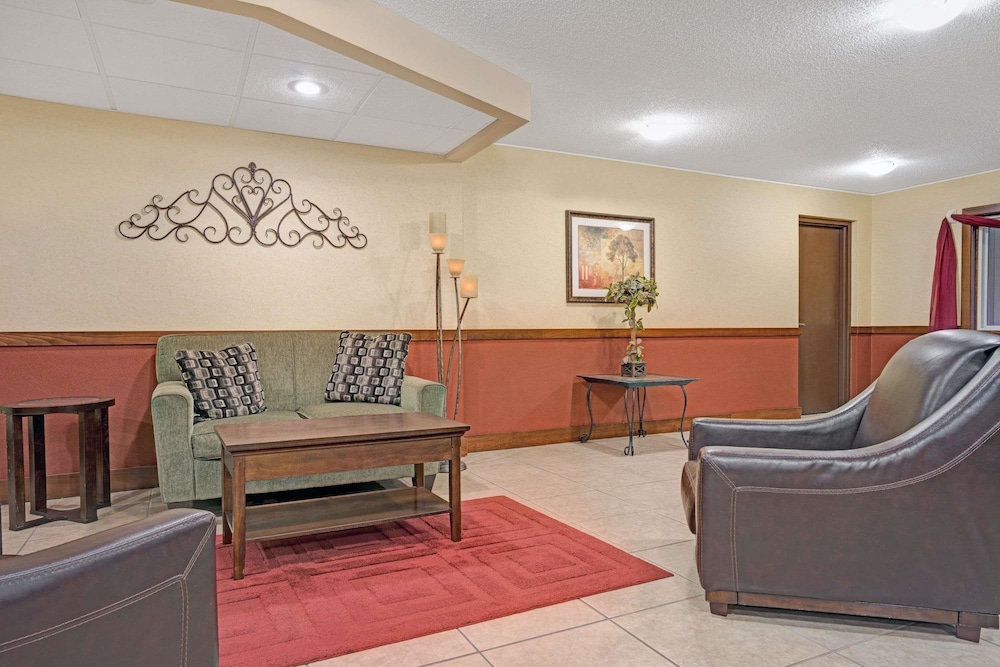 Super 8 by Wyndham Monticello