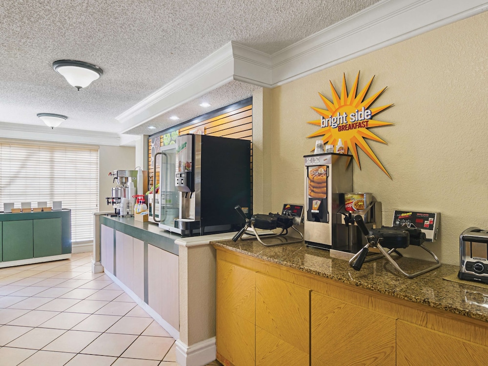 La Quinta Inn by Wyndham Denver Northglenn