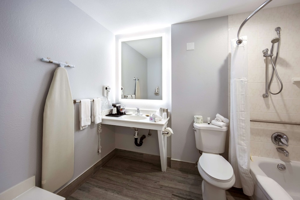 Red Lion Inn & Suites Grants Pass